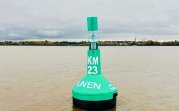 RESTITUYERON LA BOYA DEL KM 23 VERDE DEL CANAL COSTANERO EN SU POSICIÓN ORIGINAL