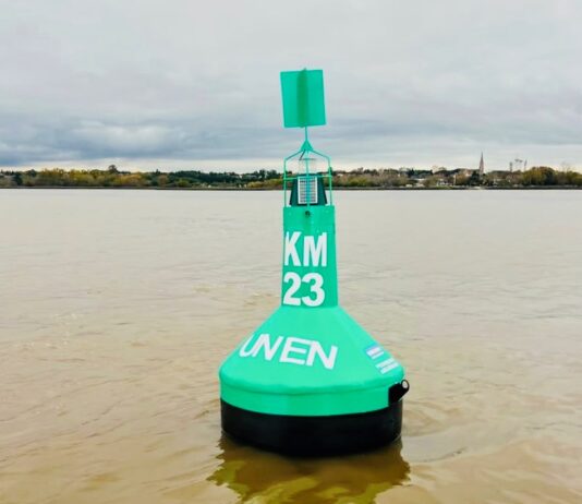 RESTITUYERON LA BOYA DEL KM 23 VERDE DEL CANAL COSTANERO EN SU POSICIÓN ORIGINAL