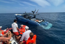 ESPAÑA – RESCATAN A SEIS TRIPULANTES DE UNA LANCHA QUE COMENZABA A HUNDIRSE FRENTE A PORTALS VELLS