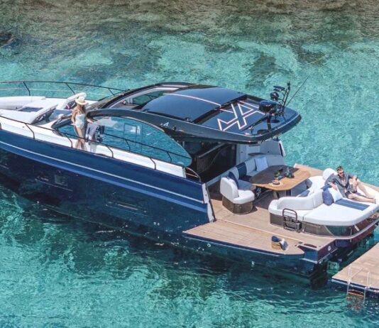 BENETEAU PRESENTÓ EN VENECIA SU NUEVO GRAN TURISMO 50