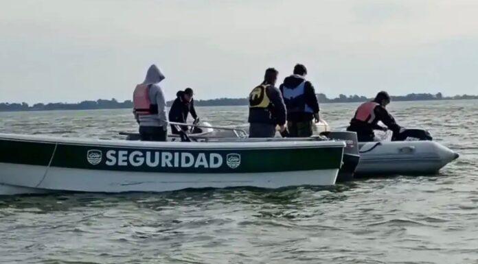 CHASCOMÚS – SEÑALIZAN LA ZONA DONDE SE HUNDIÓ UN VELERO PARA GARANTIZAR LA SEGURIDAD EN LA NAVEGACIÓN