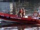 HALLAN PERTENENCIAS DE LOS PESCADORES DESAPARECIDOS EN EL RÍO DE LA PLATA Y REORIENTAN LA BÚSQUEDA
