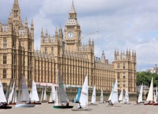 REGATA SOLIDARIA EN EL TÁMESIS: 80 VELEROS COMPITIERON EN EL TIDEWAY DINGHY DERBY EN LONDRES