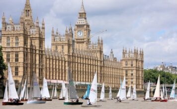 REGATA SOLIDARIA EN EL TÁMESIS: 80 VELEROS COMPITIERON EN EL TIDEWAY DINGHY DERBY EN LONDRES