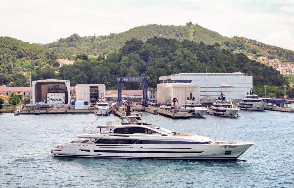 BAGLIETTO LANZA EL PRIMER FAST50: UN YATE DEPORTIVO QUE COMBINA VELOCIDAD, COMODIDAD Y UNA HABITACIÓN EXCEPCIONAL