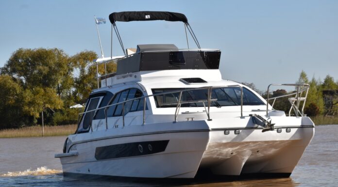 TV – NAUTIGLASS RENUEVA SU CAT 950 Y LO PRESENTAMOS EN ESLORAS