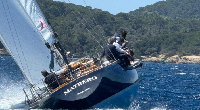 EL VELERO “MATRERO” CONQUISTÓ PORQUEROLLES Y SUMÓ OTRO ÉXITO EN LA VELA CLÁSICA INTERNACIONAL.