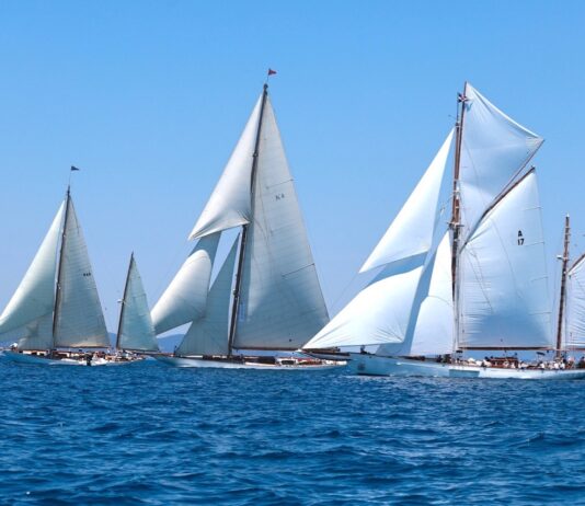 COMENZÓ LA 25.ª SEMANA DE LA VELA ARGENTARIO CON UN ESPECTÁCULO DE VELEROS CLÁSICOS