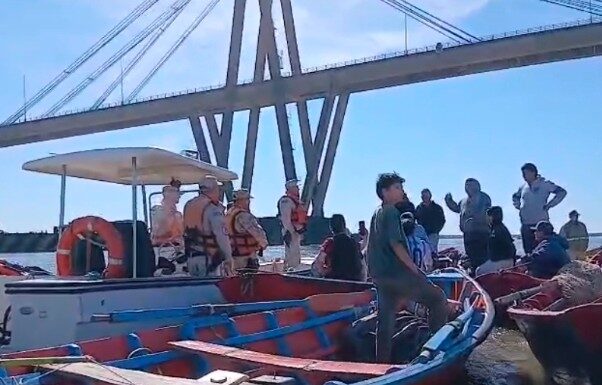 PROTESTA NÁUTICA EN EL PARANÁ CONTRA LA VEDA EXTRAORDINARIA DE PESCA