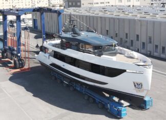 ARCADIA A96: BOTADO EL CUARTO YATE