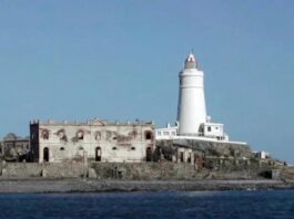 HALLAN UN CUERPO FRENTE A LA ISLA DE FLORES Y PODRÍA CORRESPONDER A UNO DE LOS PESCADORES DESAPARECIDOS EN EL RÍO DE LA PLATA