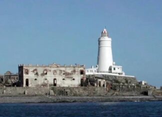 HALLAN UN CUERPO FRENTE A LA ISLA DE FLORES Y PODRÍA CORRESPONDER A UNO DE LOS PESCADORES DESAPARECIDOS EN EL RÍO DE LA PLATA