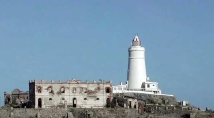 HALLAN UN CUERPO FRENTE A LA ISLA DE FLORES Y PODRÍA CORRESPONDER A UNO DE LOS PESCADORES DESAPARECIDOS EN EL RÍO DE LA PLATA