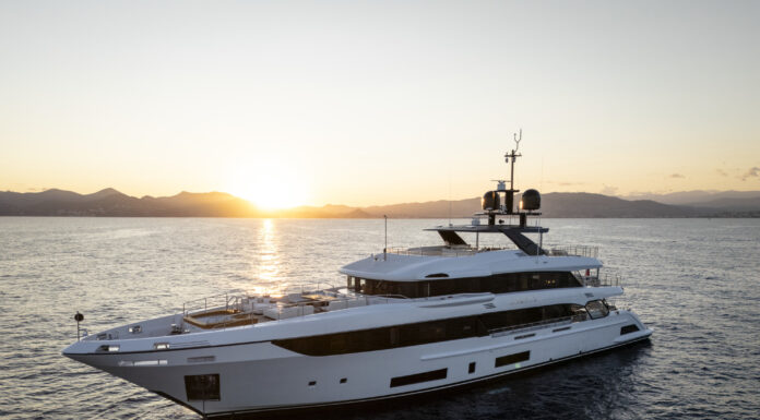 EL BENETTI JUNO 7 GANA EL PREMIO AL “MEJOR YATE A MOTOR”
