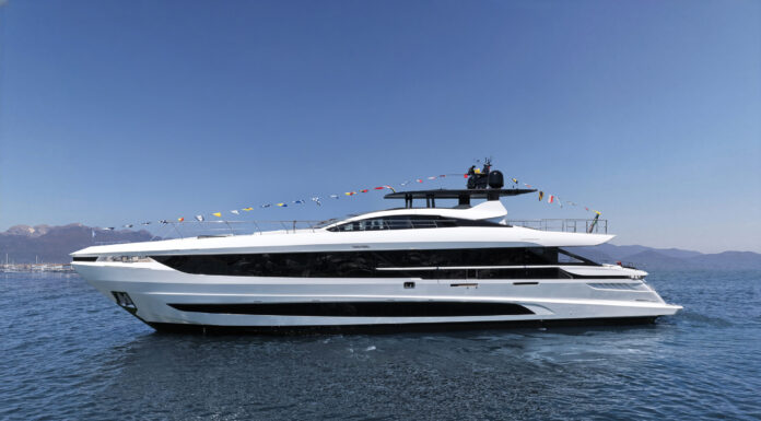 SE HA LANZADO LA SEGUNDA MANGUSTA GRANSPORT 34