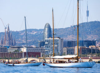 LA PUIG VELA CLÁSICA COMENZÓ EN BARCELONA, AUNQUE EL VIENTO OBLIGÓ A SUSPENDER LA PRIMERA JORNADA