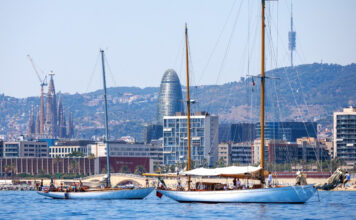 LA PUIG VELA CLÁSICA COMENZÓ EN BARCELONA, AUNQUE EL VIENTO OBLIGÓ A SUSPENDER LA PRIMERA JORNADA