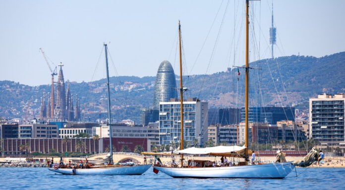 LA PUIG VELA CLÁSICA COMENZÓ EN BARCELONA, AUNQUE EL VIENTO OBLIGÓ A SUSPENDER LA PRIMERA JORNADA