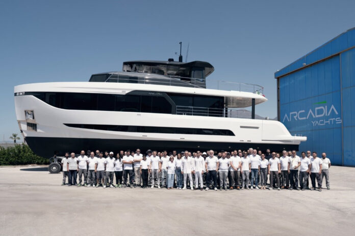 Arcadia Yachts 80 pies
