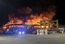 UN GRAN INCENDIO DESTRUYE LA NAVE DE PRODUCCIÓN DE UN ASTILLERO ITALIANO