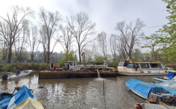 SAN ISIDRO RETIRÓ UNA DRAGA QUE PERMANECÍA ABANDONADA DESDE 2016 EN EL CANAL 33 ORIENTALES