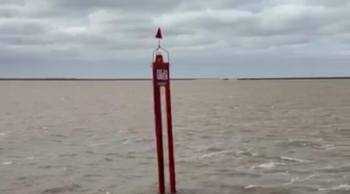 UNEN REINSTALÓ LA BALIZA DEL KM 24 DEL CANAL COSTANERO
