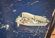 30 DÍAS A LA DERIVA EN EL PACÍFICO: LA INCREÍBLE HISTORIA DE SUPERVIVENCIA DE UN NAVEGANTE SOLITARIO