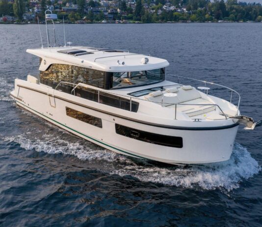 DELPHIA 11: EL NUEVO CRUCERO PENSADO PARA DISFRUTAR DEL AGUA