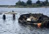 DINAMARCA – UN VECINO DECIDIÓ SACAR DEL FIORDO UN VELERO ABANDONADO Y MOVILIZÓ A TODA LA COMUNIDAD