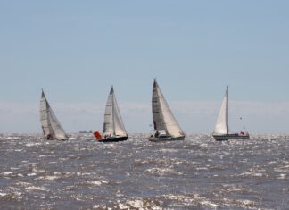 LA FÓRMULA PHRF CORRIÓ EN QUILMES EN HOMENAJE A VITO DUMAS