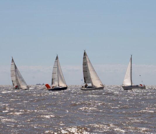 LA FÓRMULA PHRF CORRIÓ EN QUILMES EN HOMENAJE A VITO DUMAS