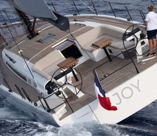 BENETEAU FIRST 60: EL NUEVO BUQUE INSIGNIA DE LA GAMA FIRST