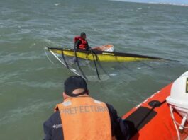 PREFECTURA RESCATÓ A UN WINDSURFISTA QUE NO PODÍA REGRESAR A LA COSTA EN MAR DEL PLATA