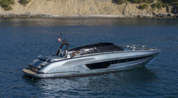 RIVA 56’ RIVALE SUPER: UNA DE LAS NOVEDADES DEL SALÓN NÁUTICO DE GÉNOVA