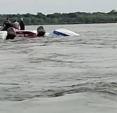 UNA LANCHA DE PESCA SE HUNDIÓ EN EL PARANÁ TRAS EL OLEAJE PROVOCADO POR UN BUQUE