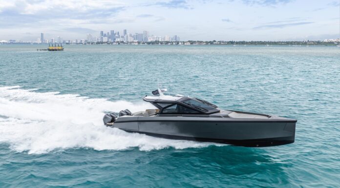 WALLYPOWER560X: POTENCIA Y DISEÑO WALLY EN SU ESTRENO EN GÉNOVA