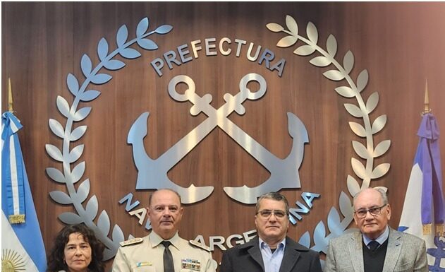 PREFECTURA FORTALECE EL VÍNCULO CON LA COMUNIDAD NÁUTICA DEPORTIVA