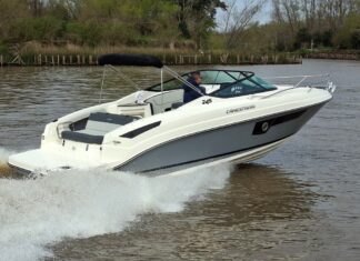 CANESTRARI 245 EXPRESS CRUISER 2026: UNA SPORT CRUISER ARGENTINA QUE ALCANZA LOS 42 NUDOS