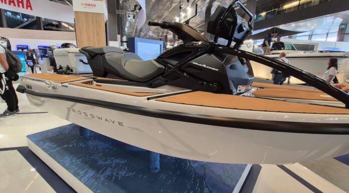 YAMAHA PRESENTÓ EN GÉNOVA LA CROSSWAVE, UNA NUEVA MOTO DE AGUA QUE COMBINA AVENTURA, CONFORT Y VERSATILIDAD