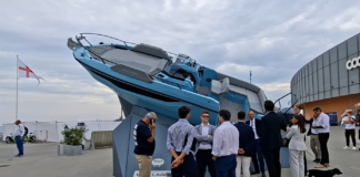 GÉNOVA – LA KEY LARGO 25 DE SESSA MARINE GANÓ EL PREMIO A LA INNOVACIÓN Y LLEVA EL SELLO DE DOS ARGENTINOS
