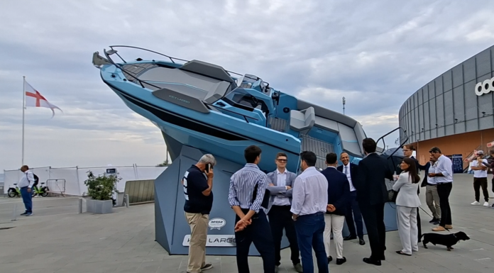 GÉNOVA – LA KEY LARGO 25 DE SESSA MARINE GANÓ EL PREMIO A LA INNOVACIÓN Y LLEVA EL SELLO DE DOS ARGENTINOS