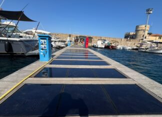 GIGLIO INAUGURA UNA PLATAFORMA MARINA QUE GENERA ENERGÍA CON LAS OLAS Y EL SOL
